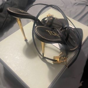 TOM FORD LOCK HEELS